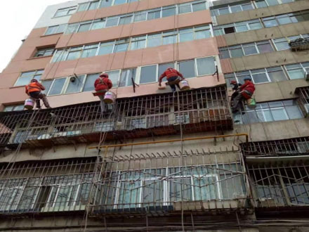 蘭州市南出口舊城（chéng）改造外牆粉刷.jpg